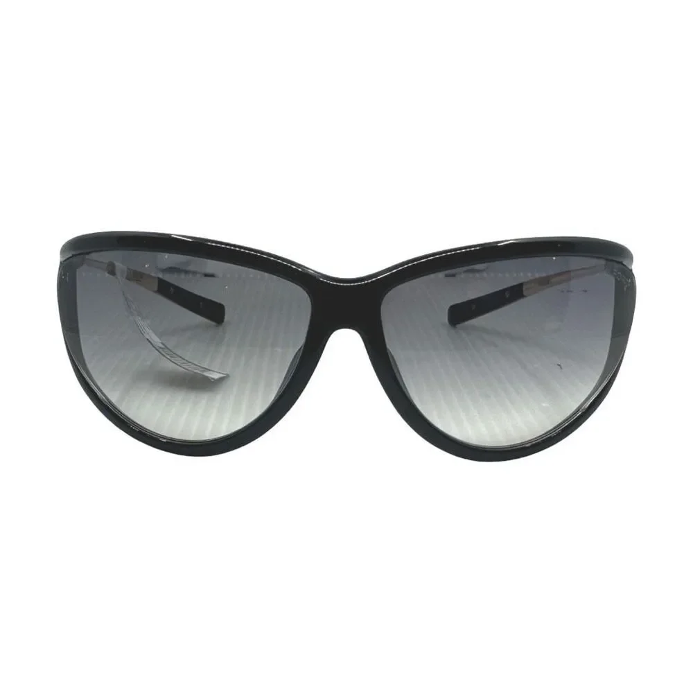 Tom Ford FT0770 01B Tammy Sunglasses 70-14-115 Shiny Black / Gradient Smoke